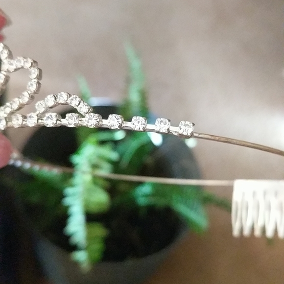 Gorgeous Tiara main image 6